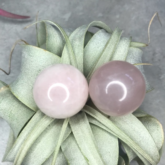 Rose quartz sphere (mini) - Picture 2 of 4